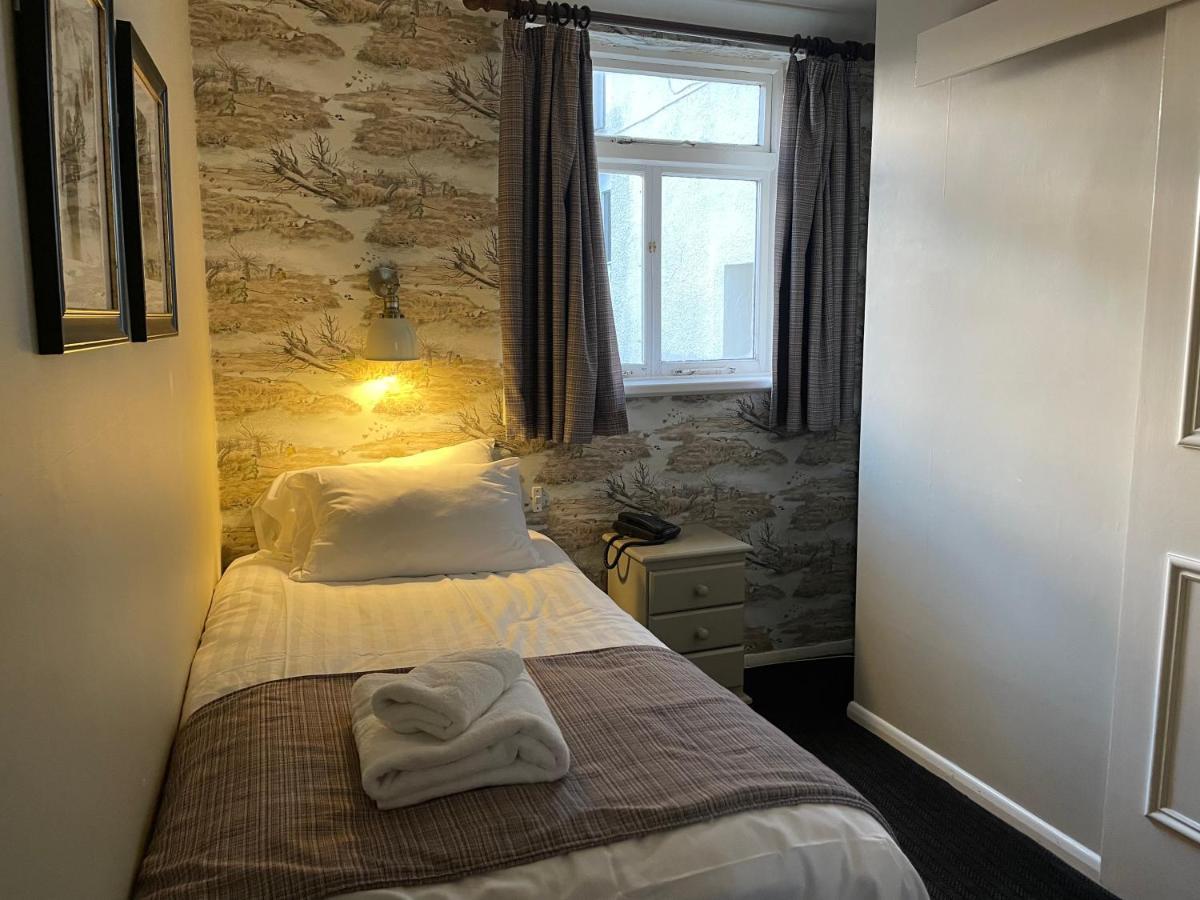 The Bridge Inn Holmrook Екстер'єр фото